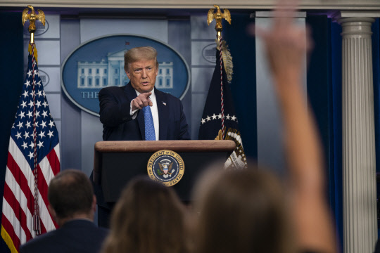 브리핑하는 도널드 트럼프 미 대통령  [AP=연합뉴스]